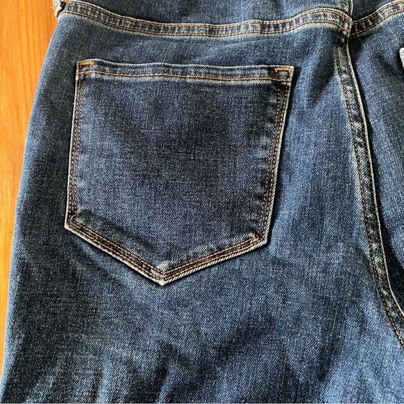 OLD NAVY Size 10 Blue High Rise Bermuda Denim Jean 7” Shorts - Picture 10 of 16